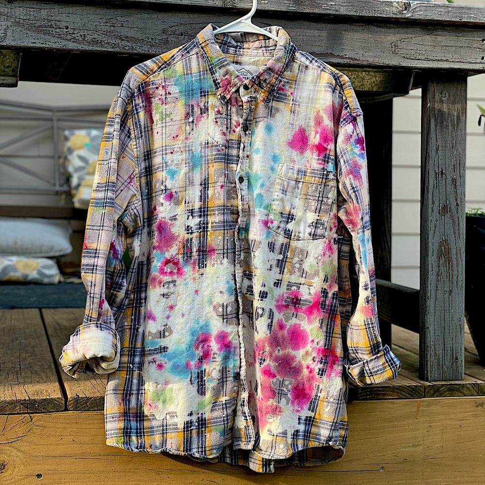 Upcycled bleached tie-dyed flannel size XL